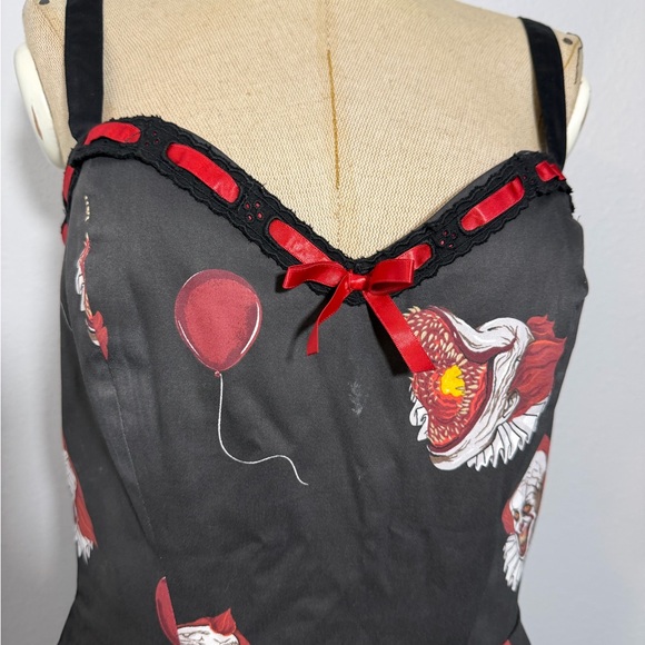 Vixen by Micheline Pitt Black "IT CHAPTER TWO" Pennywise
Sweetheart Wiggle Dress - Picture 4 of 7